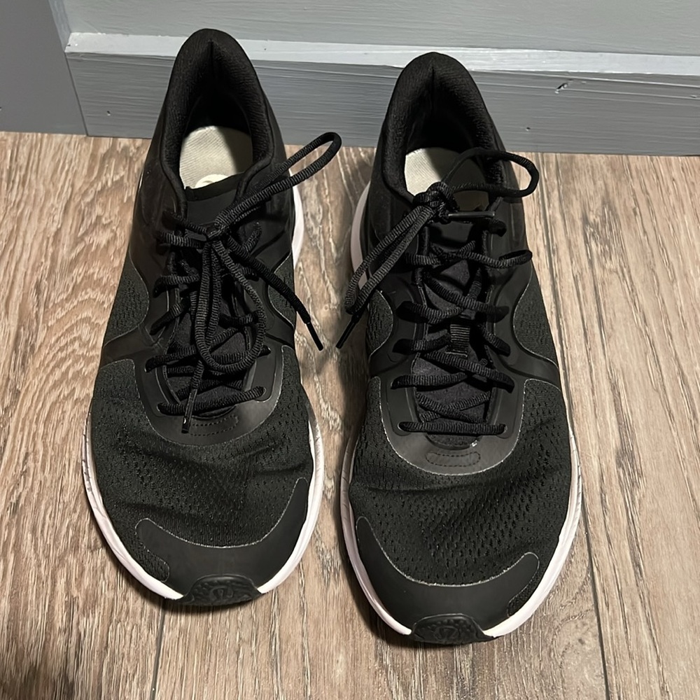 Lululemon Blissful Running Shoe size 11 - Picture 2 of 16